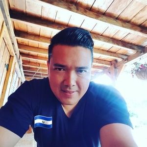 Meet your Posher, Eduardo